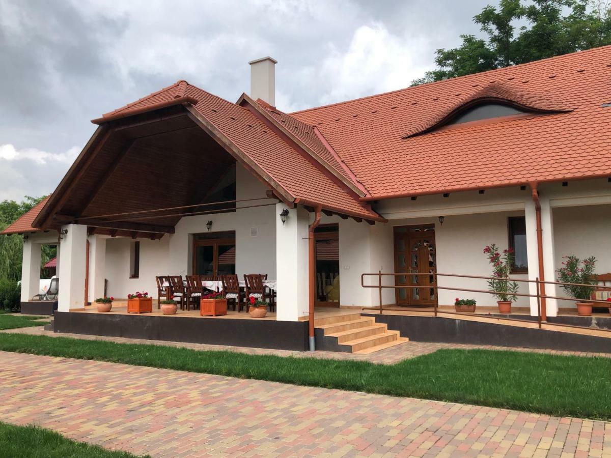 Kiscsere Vendeghaz Kallosemjen Ngoại thất bức ảnh